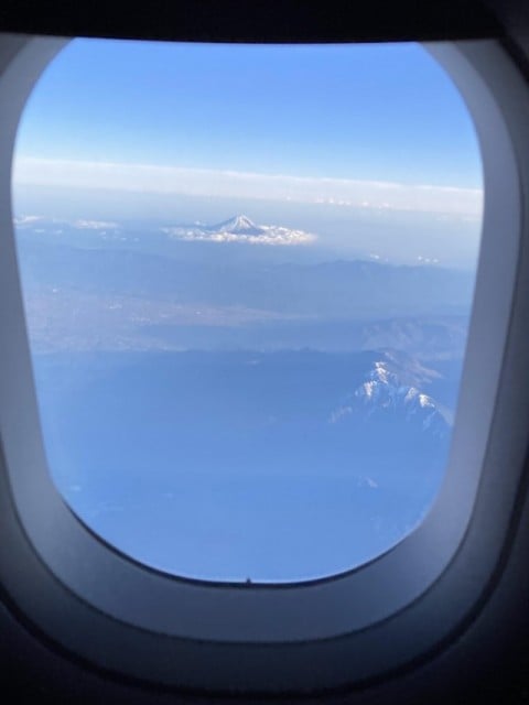 飛行機から富士山